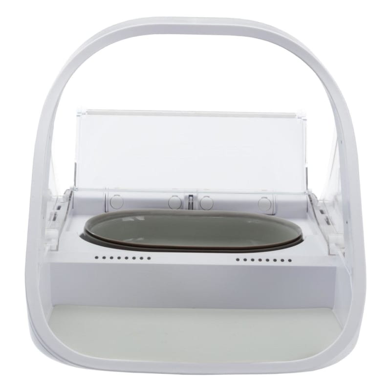Microchip controlled cat feeder outlet